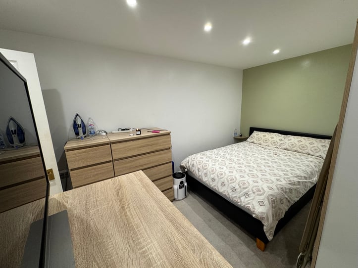 Flat 1, 16 Pedvin Street