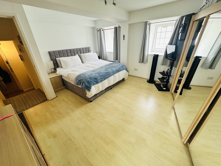 Flat 5 Cour Du Moulin Contree Croix Mansell