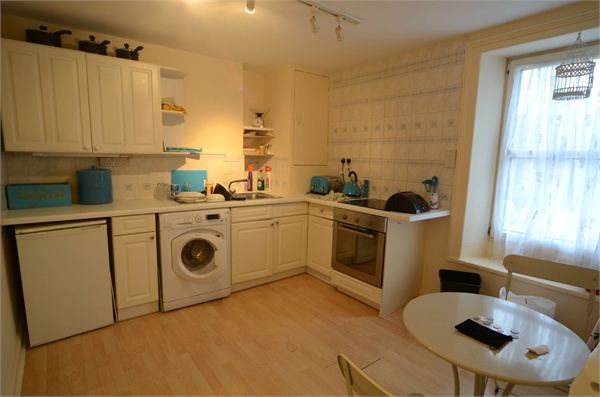  Flat 2 7 Allez Street