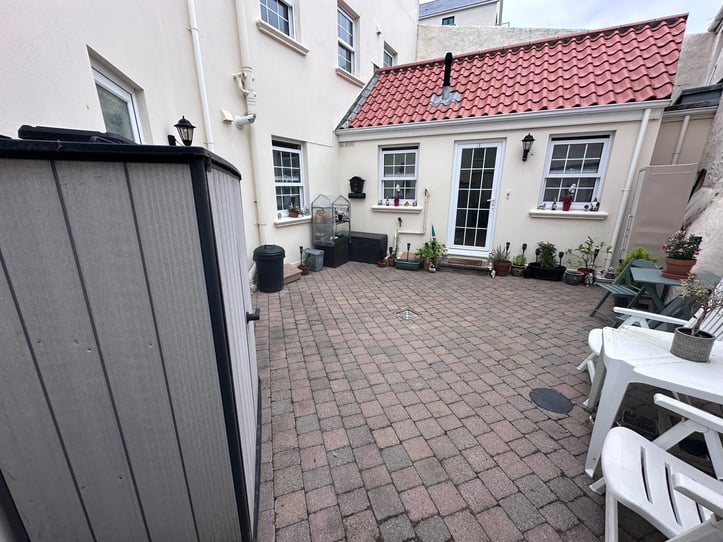  1 Beauregard Mews 