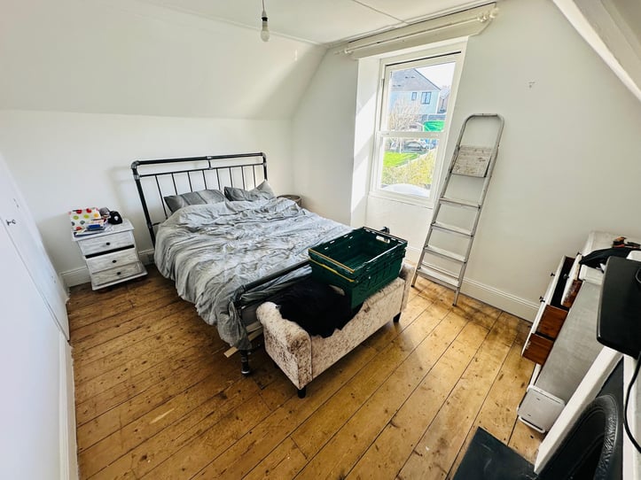 7 Westbourne Crescent