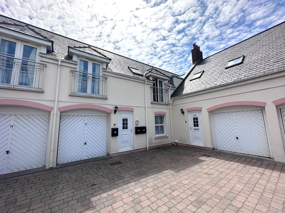  12 Durrington Court 