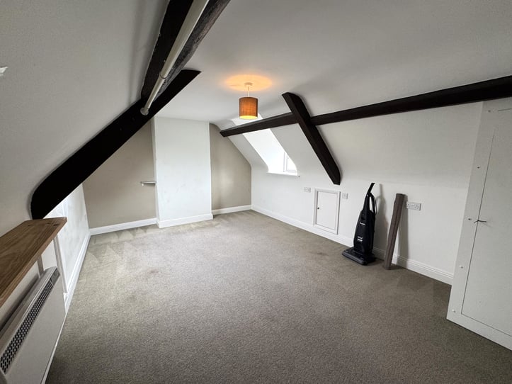  Flat 2, Trafalgar House  