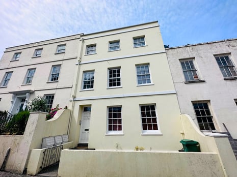  Flat 3, 73 Mount Durand 