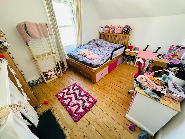 7 Westbourne Crescent