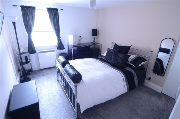  Flat 4 15 Allez Street
