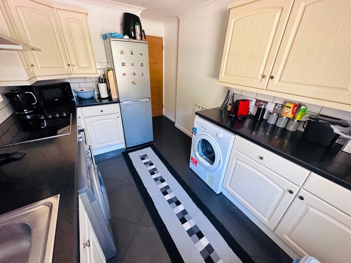  Flat 4, Hollytree House 