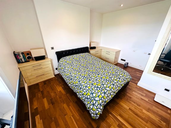  Flat 3, 73 Mount Durand 