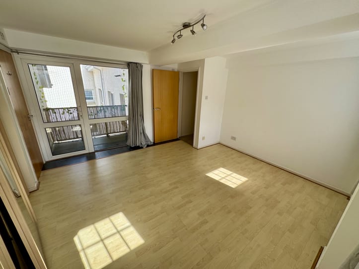 Flat 5 Cour Du Moulin