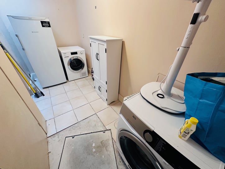 4 Little St John Street