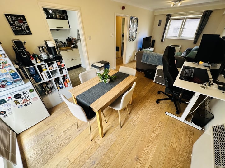Flat 5 Cour Du Moulin Contree Croix Mansell