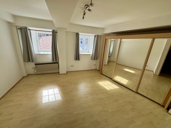 Flat 5 Cour Du Moulin