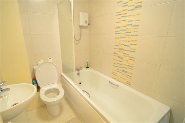  Flat 2 7 Allez Street