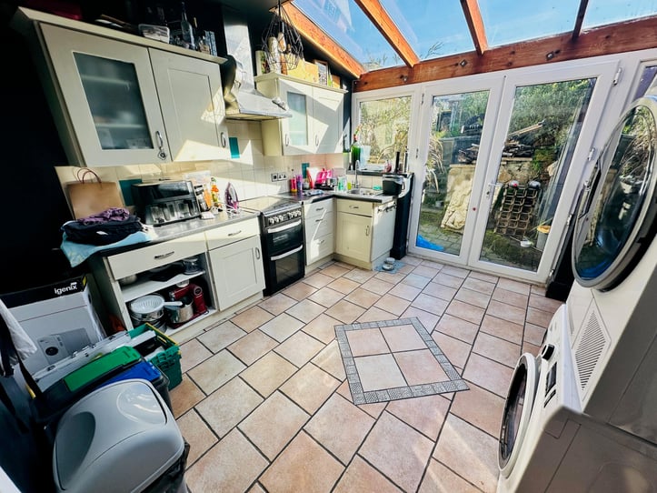 7 Westbourne Crescent