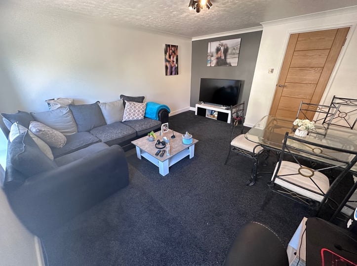  Flat 4, Hollytree House 