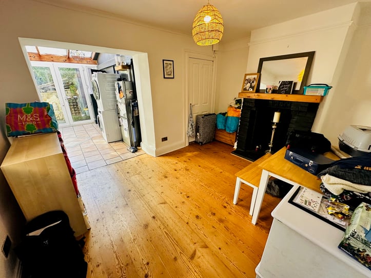 7 Westbourne Crescent