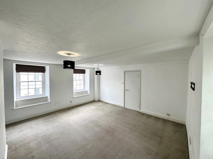  Flat 2, Trafalgar House  