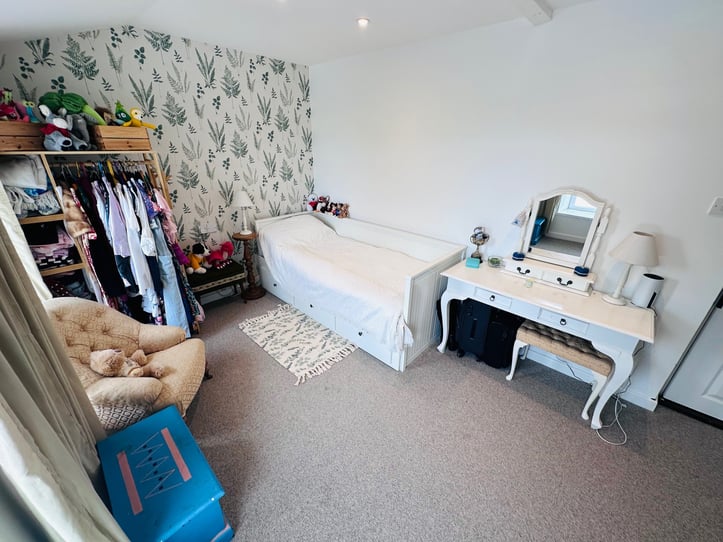  5 Emma Place 