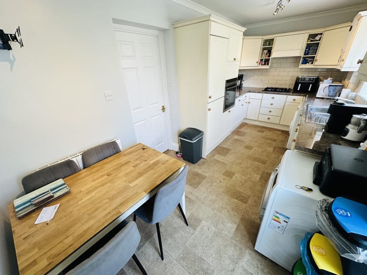 4 Inglewood Place
