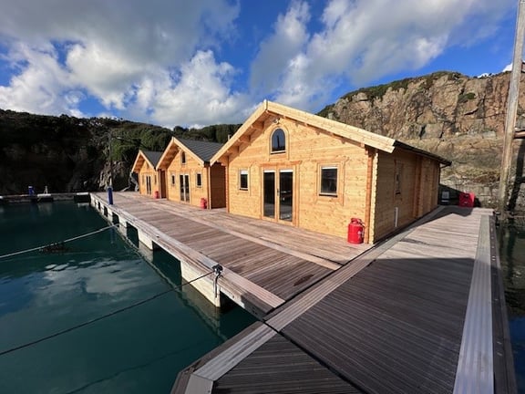  Floating Cabin, Beaucette Marina 