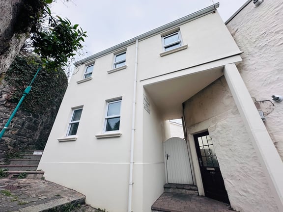  1 Beauregard Mews 