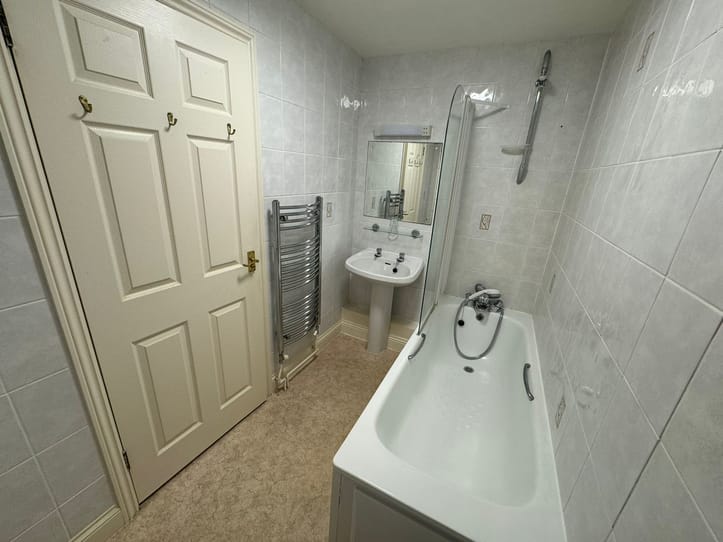 Flat 11, Les Casquets