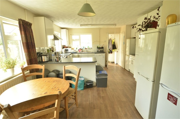  Room 5, Hunters Lodge 