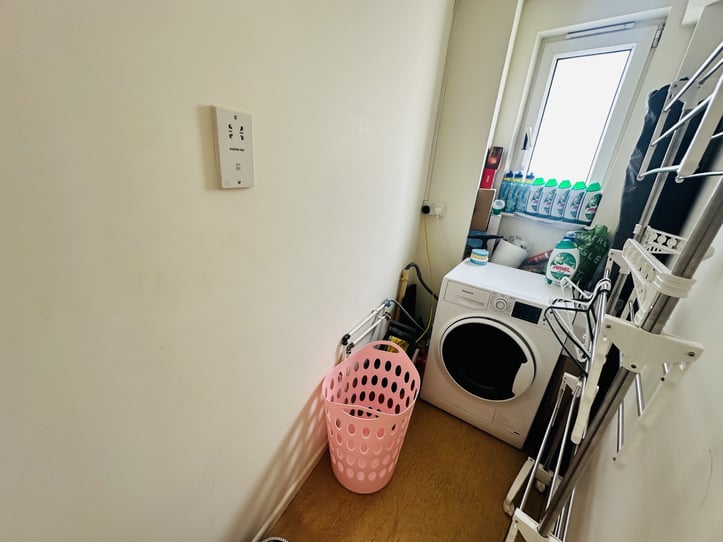 Flat 5 Cour Du Moulin Contree Croix Mansell