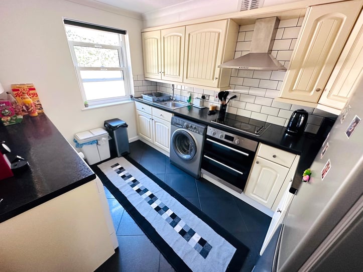  Flat 4, Hollytree House 