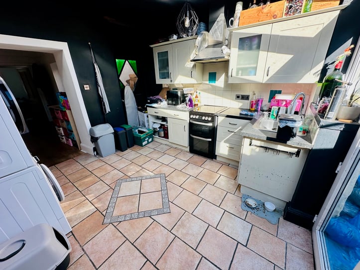 7 Westbourne Crescent