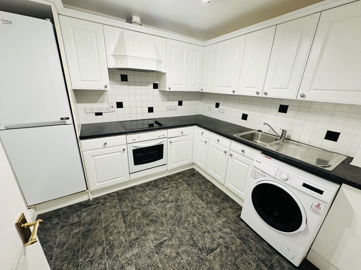  Flat 4 15 Allez Street