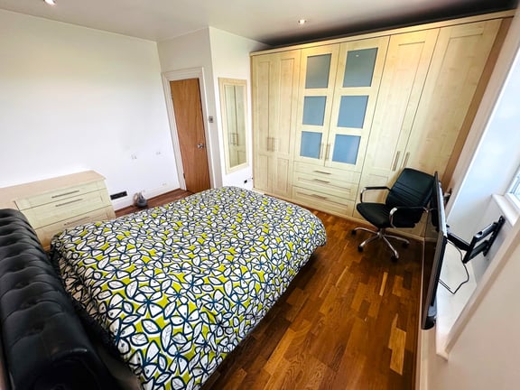  Flat 3, 73 Mount Durand 