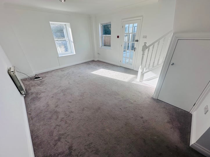 Flat 4, Les Pommiers