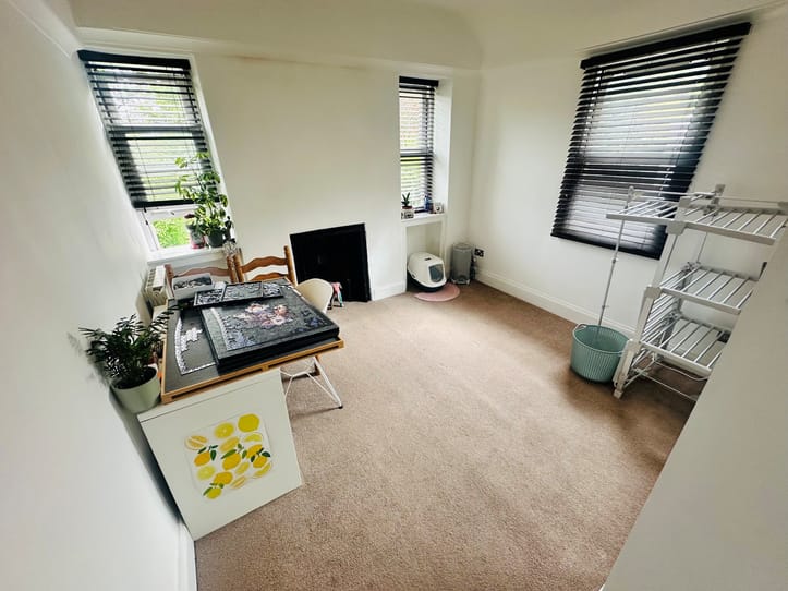 Flat 3, Springfield