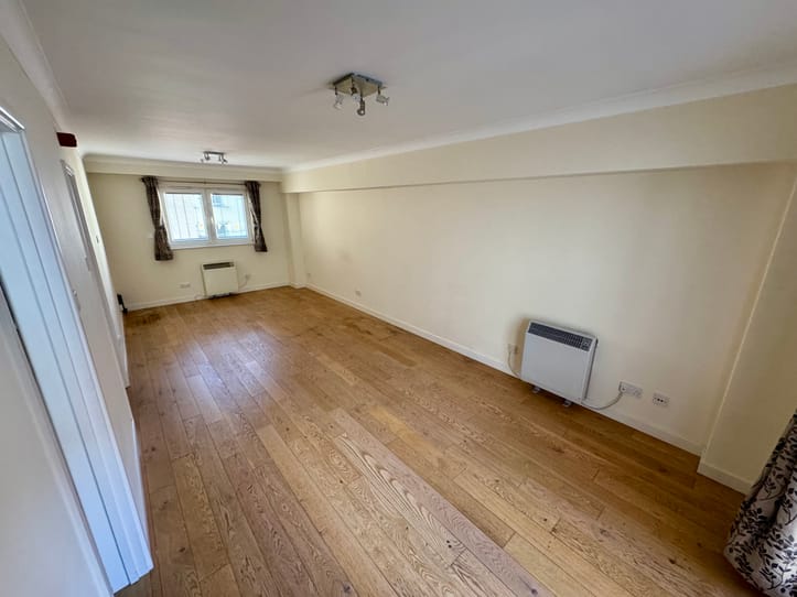 Flat 5 Cour Du Moulin
