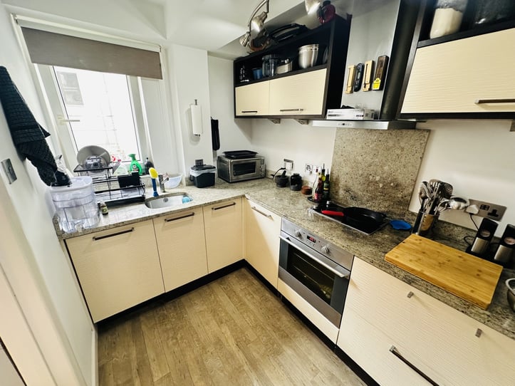 Flat 5 Cour Du Moulin Contree Croix Mansell