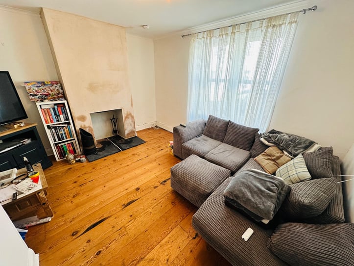 7 Westbourne Crescent