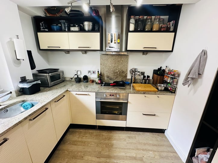 Flat 5 Cour Du Moulin Contree Croix Mansell