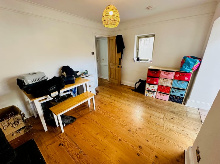 7 Westbourne Crescent