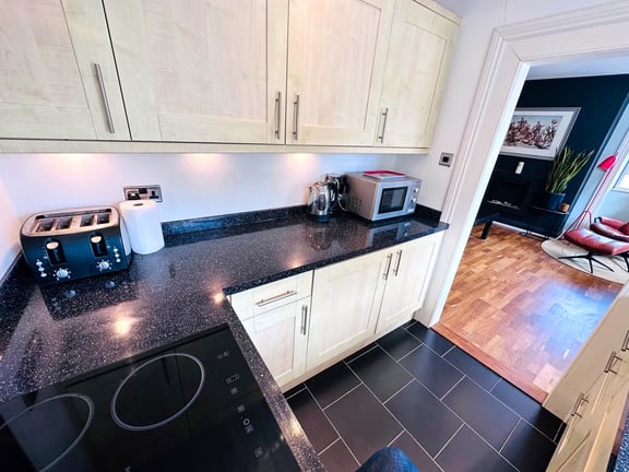  Flat 3, 73 Mount Durand 