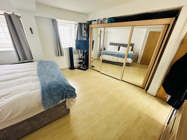 Flat 5 Cour Du Moulin Contree Croix Mansell